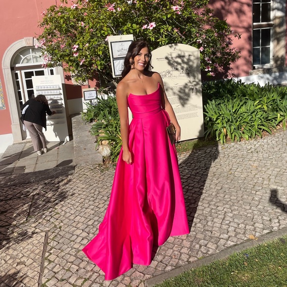 COPY - Hot pink gown only worn once - Picture 3 of 7